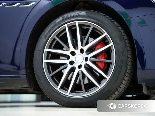 Maserati Ghibli id 4211447 из Китая 18