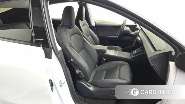 Tesla Model Y id 4602242 из Кореи 18