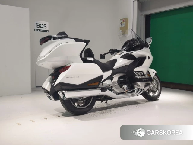 Проданный Honda GL1800 TOUR DCT 2023 из Японии, фото 2
