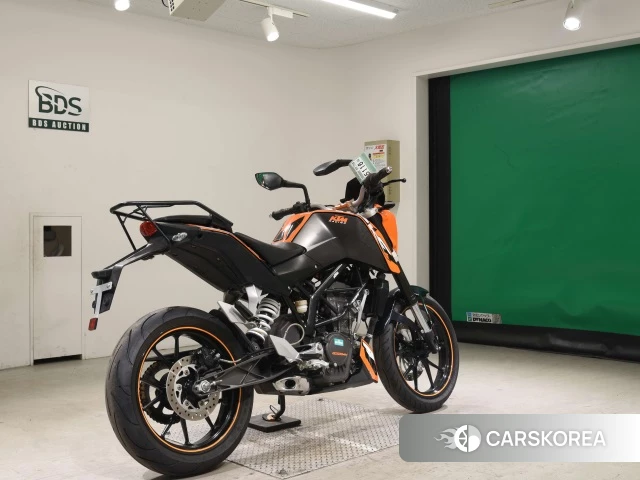 Проданный KTM 125 DUKE 2011 из Японии, фото 2
