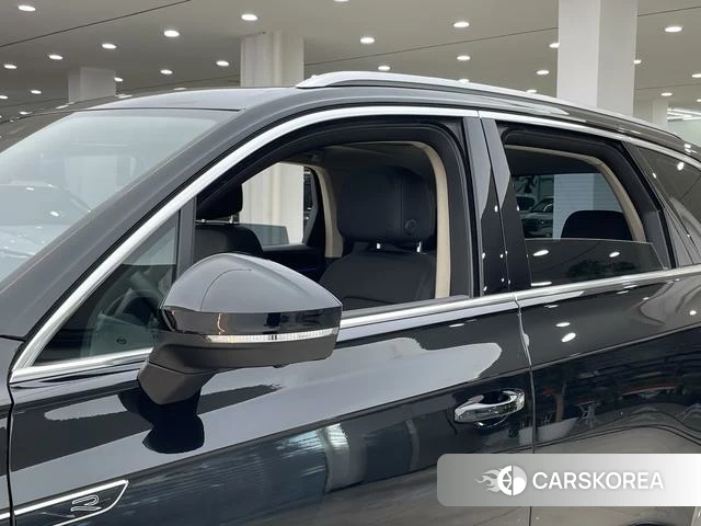 Volkswagen Touareg id 4258632 из Китая 18