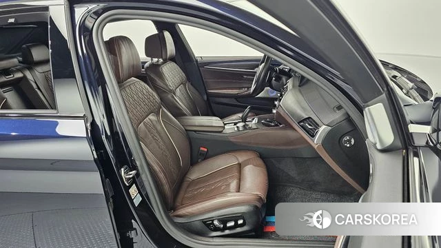 BMW 5 Series (G30) id 4430055 из Кореи 18