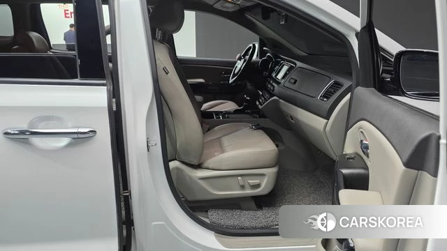 Kia All New Carnival id 4907791 из Кореи 18