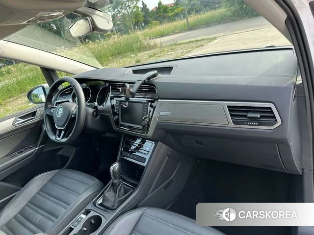 Volkswagen Touran L id 4359544 из Китая 18