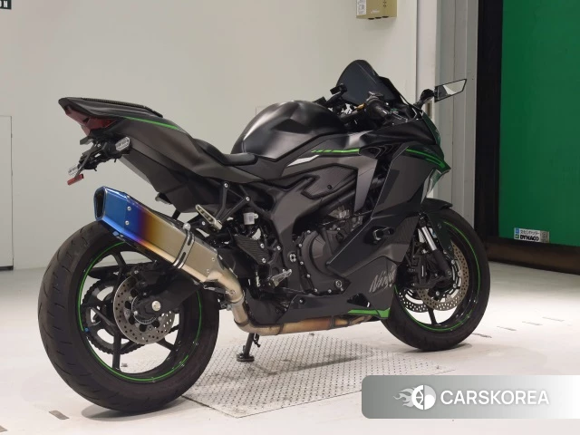 Проданный Kawasaki ZX-4R SE 2023 из Японии, фото 2