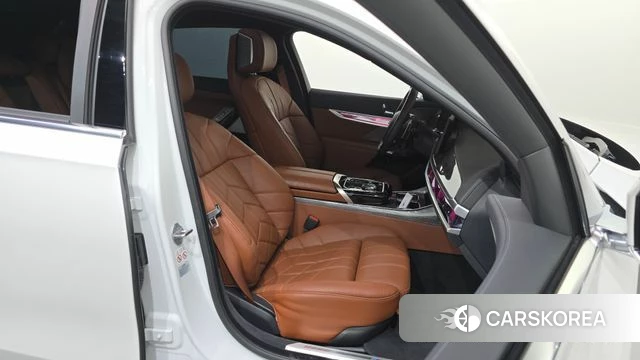 BMW 7 Series (G70) id 4505545 из Кореи 18