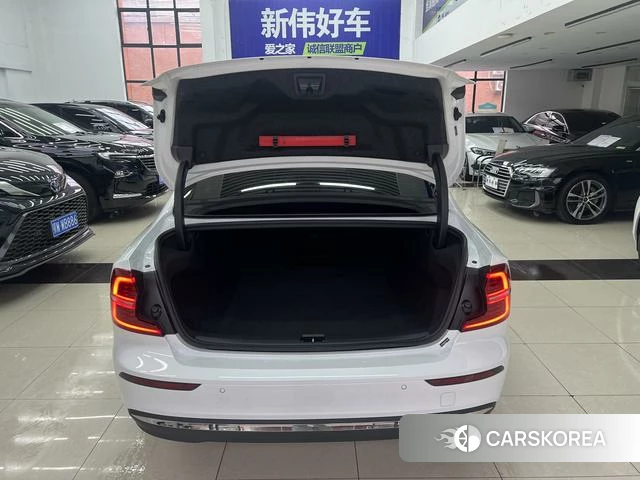 Volvo S60 id 3920828 из Китая 18