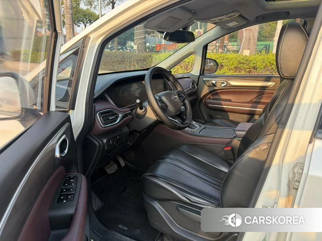 GAC Trumpchi Trumpchi M6 id 4205681 из Китая 18