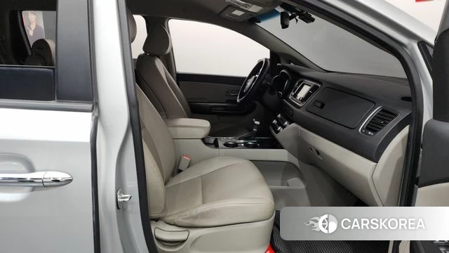 Kia The New Carnival id 4490385 из Кореи 18