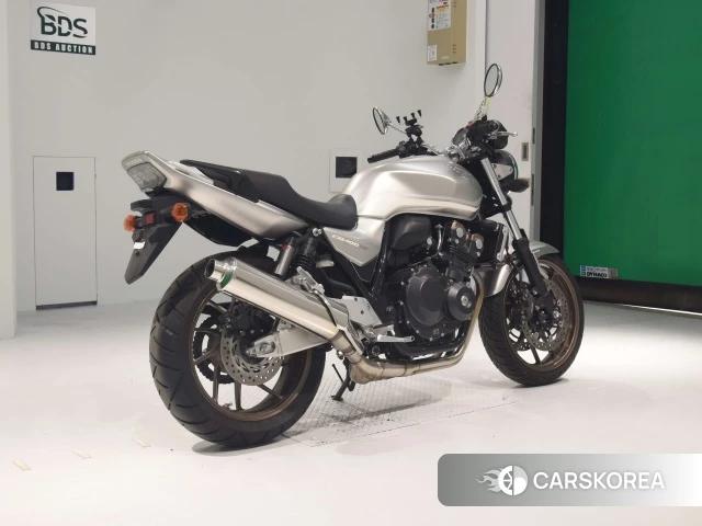 Проданный Honda CB400SF ABS 2020 из Японии, фото 2
