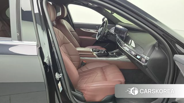 BMW 7 Series (G70) id 4400606 из Кореи 18