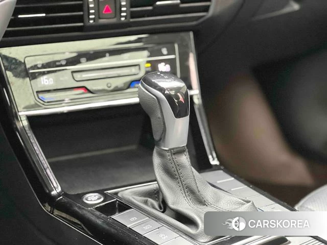Volkswagen Passat id 4374554 из Китая 18