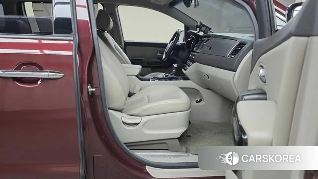 Kia All New Carnival id 4713416 из Кореи 18