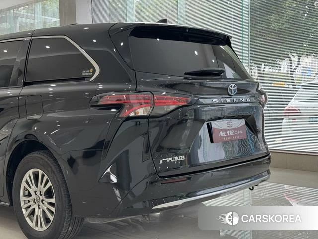 Toyota Saina id 4314770 из Китая 18