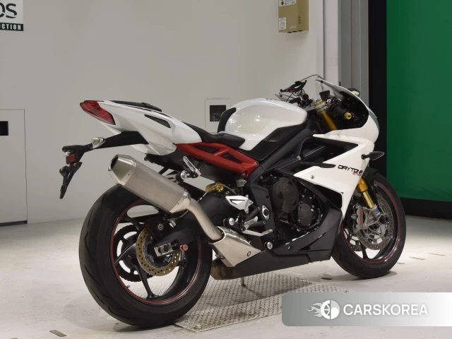 Проданный Triumph DAYTONA 675R 2014 из Японии, фото 2