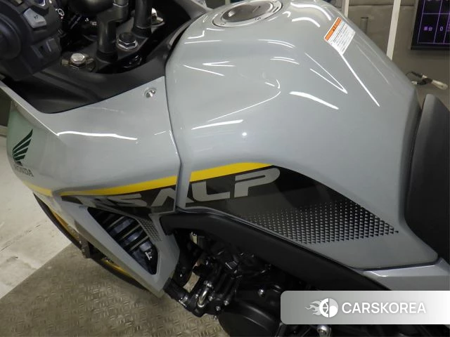 Honda TRANSALP XL750 id 4184949 из Японии 18