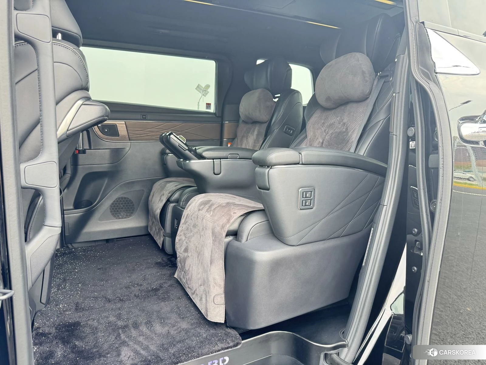 Toyota Elfa id 4468101 из Китая 18