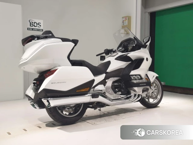 Проданный Honda GL1800 TOUR DCT 2021 из Японии, фото 2