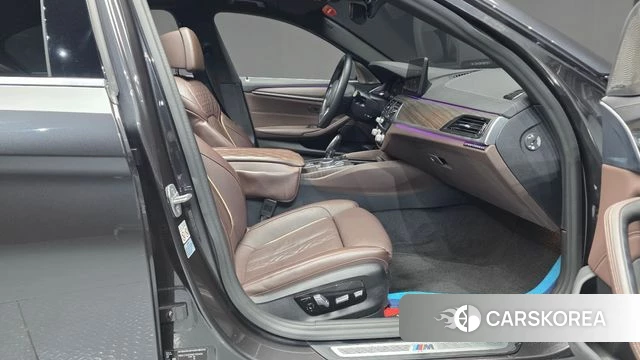 BMW 5 Series (G30) id 4245083 из Кореи 18