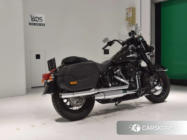 Проданный Harley-Davidson Softail Heritage Classic FLHC1750 2018 из Японии, фото 2