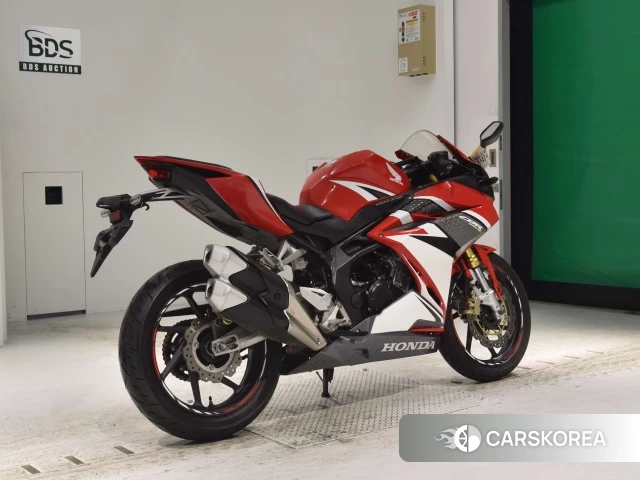 Проданный Honda CBR250RR ABS 2017 из Японии, фото 2