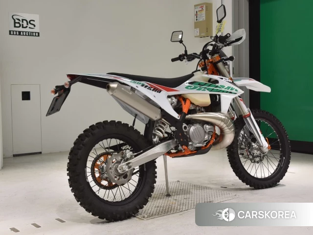 Проданный KTM 250 EXC-F SIX DAYS 2021 из Японии, фото 2