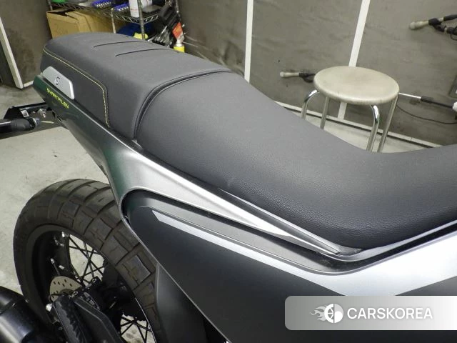 Husqvarna SVARTPILEN 401 id 3939697 из Японии 18