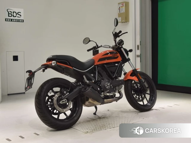 Проданный Ducati SCRAMBLER SIXTY2 2017 из Японии, фото 2