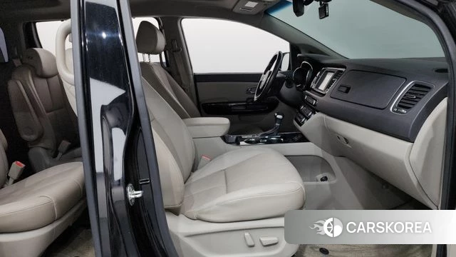Kia The New Carnival id 4490734 из Кореи 18