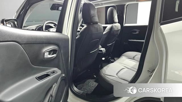Jeep Renegade id 4427686 из Кореи 18