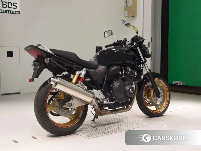 Проданный Honda CB400SF 2012 из Японии
