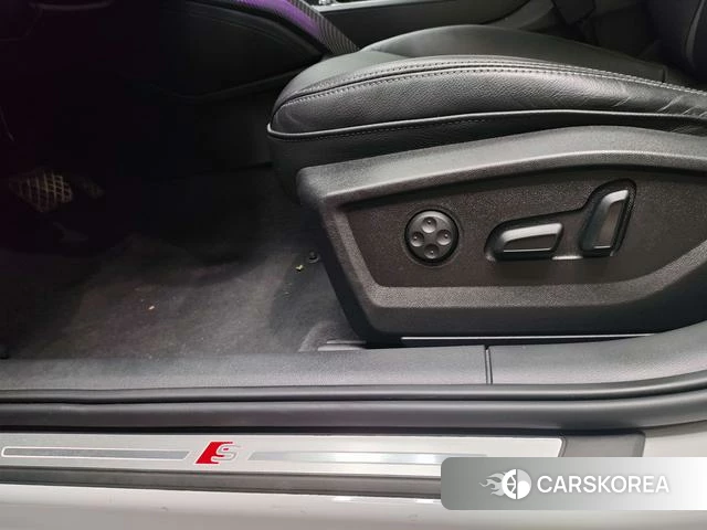 Audi Q2L id 4276683 из Китая 18
