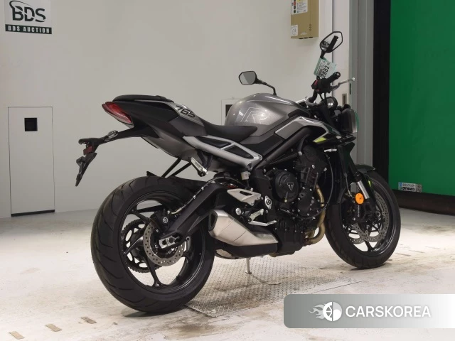 Проданный Triumph STREET TRIPLE R 2023 из Японии, фото 2