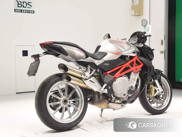 Проданный MV AGUSTA BRUTALE 1090R id 4168392 из Японии
