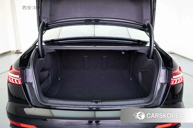 Audi A6L id 4301004 из Китая 18