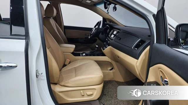 Kia All New Carnival id 4448346 из Кореи 18
