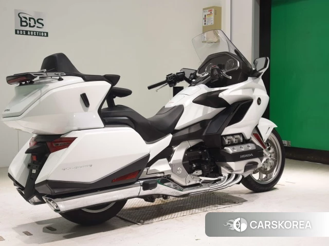 Проданный Honda GL1800 TOUR 2018 из Японии
