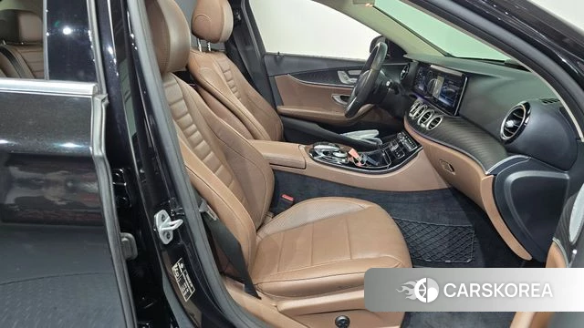 Mercedes-Benz E-Class W213 id 4658306 из Кореи 18