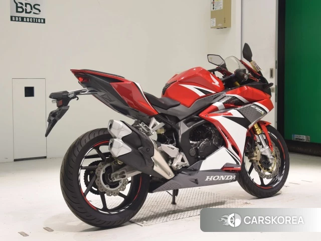 Проданный Honda CBR250RR ABS 2017 из Японии, фото 2