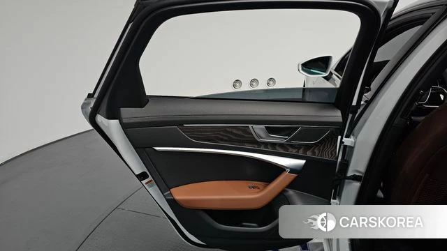 Audi A6 (C8) id 4322803 из Кореи 18