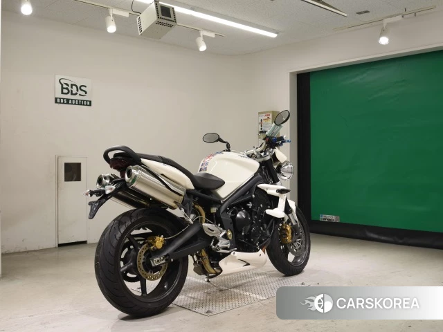 Проданный Triumph STREET TRIPLE R 2011 из Японии, фото 2