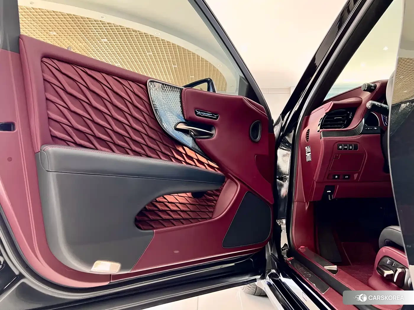 Lexus LS id 4589475 из Китая 18
