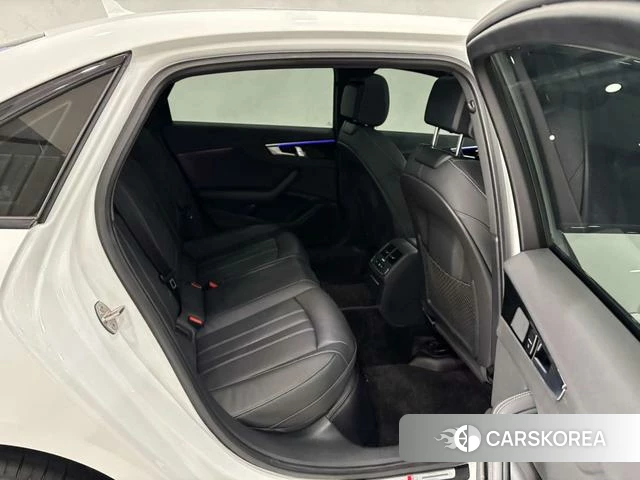 Audi A4L id 4254201 из Китая 18