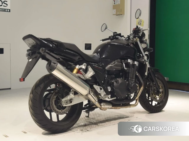 Проданный Honda CB1300SF 2017 из Японии, фото 2