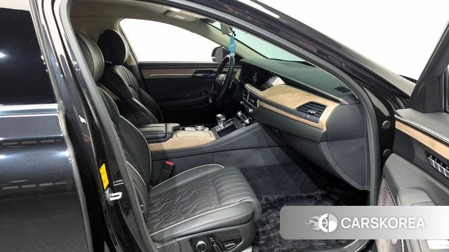 Genesis G90 id 4294650 из Кореи 18