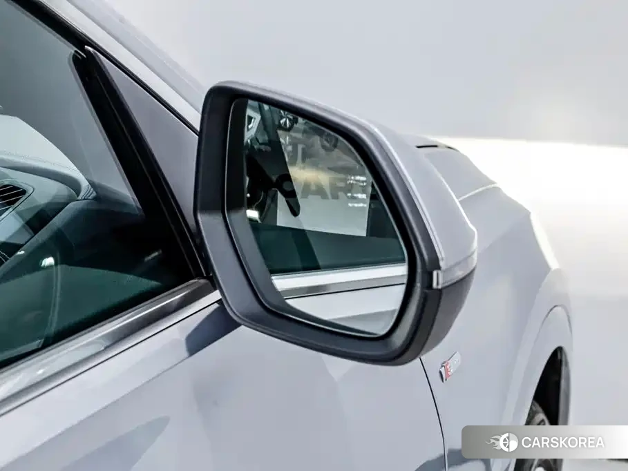 Audi Q8 id 4644719 из Китая 18