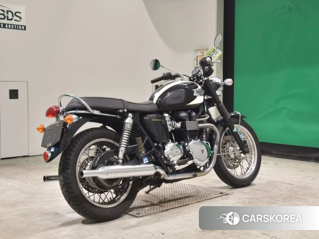 Проданный Triumph BONNEVILLE T100 2011 из Японии, фото 2