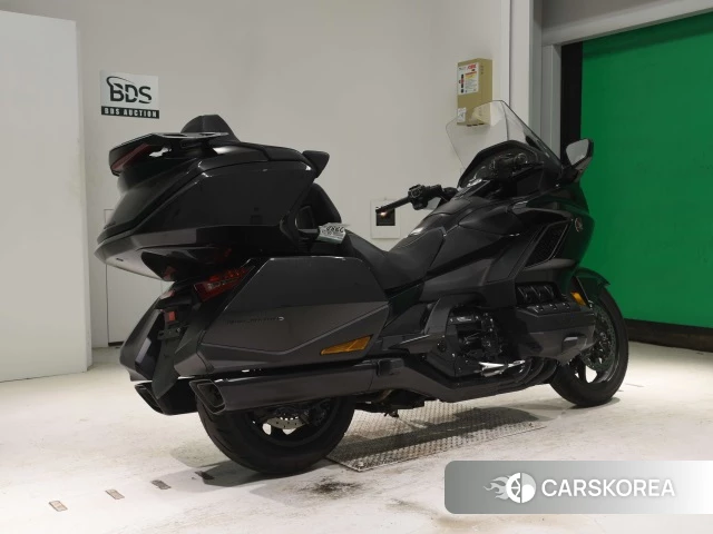 Проданный Honda GL1800 TOUR DCT 2022 из Японии, фото 2