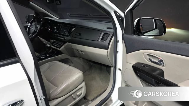 Kia The New Carnival id 4568725 из Кореи 18
