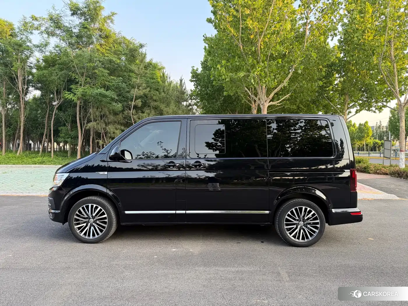 Volkswagen Multivan id 4599576 из Китая 18